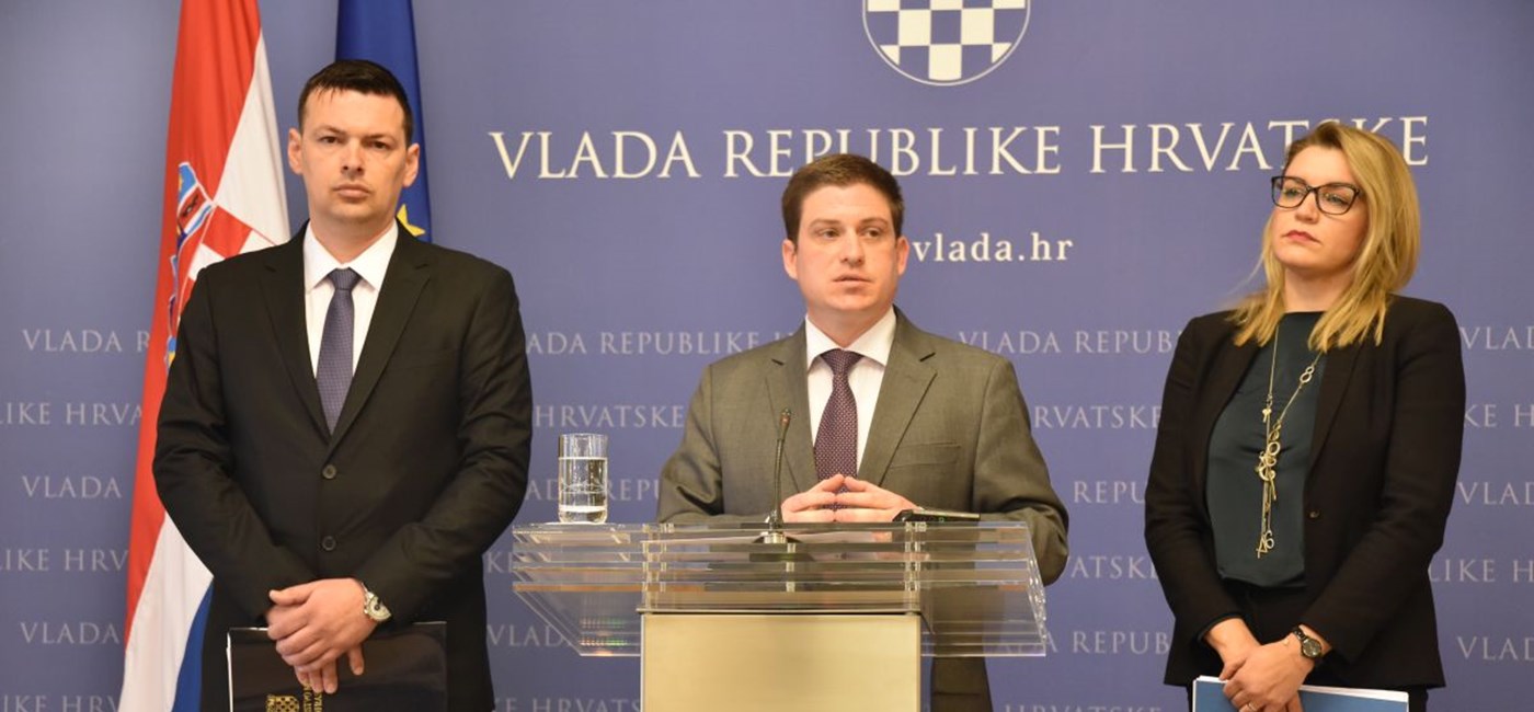 Ministar Butković: Novim Zakonom o prijevozu u cestovnom prometu jeftiniji i dostupniji taksi za sve građane 